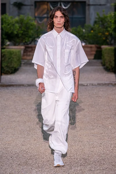 Look 29